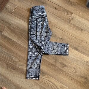 Women's Snake-Print Active Leggings - Gray